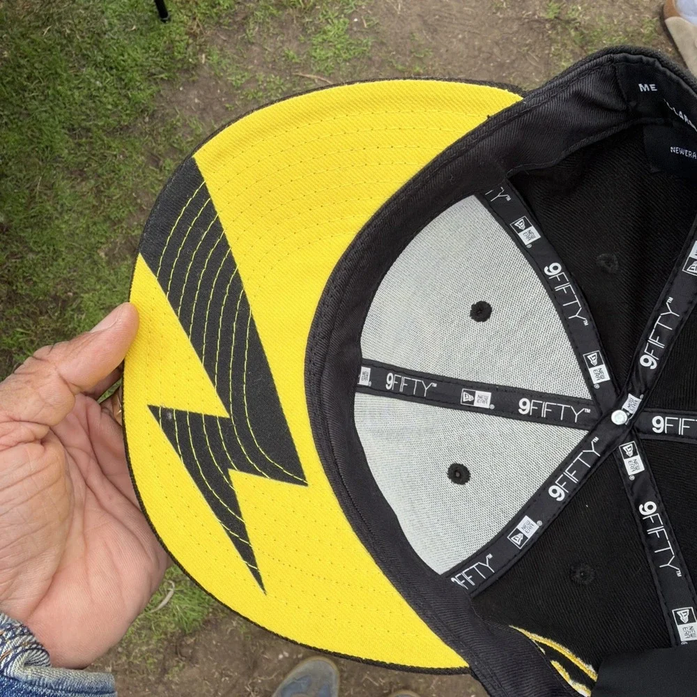 RARE 2016 Pokemon Silhouette Sync Collection Pikachu New Era 9fifty Snapback Hat